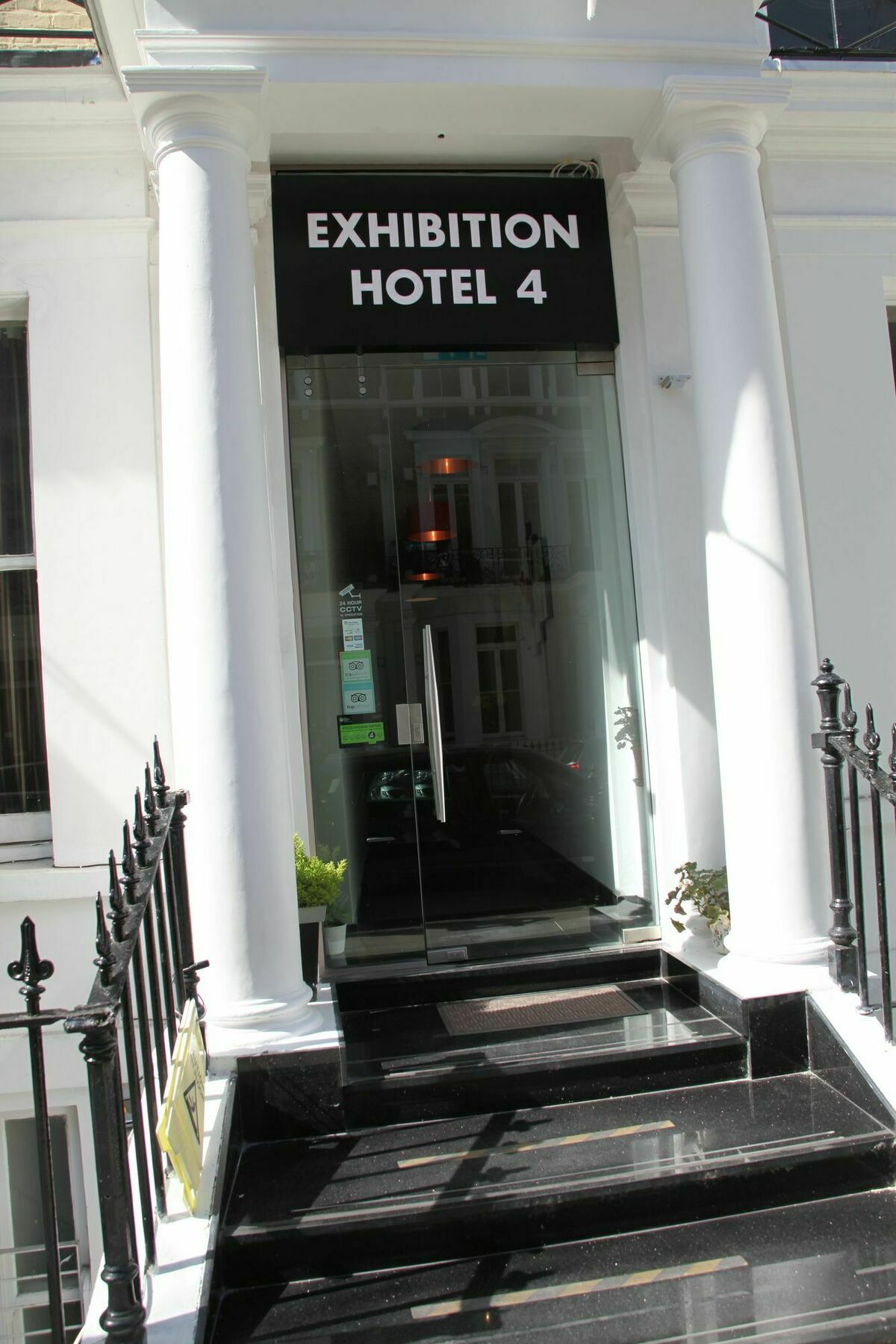 Exhibition Court Hotel 4 London Bagian luar foto